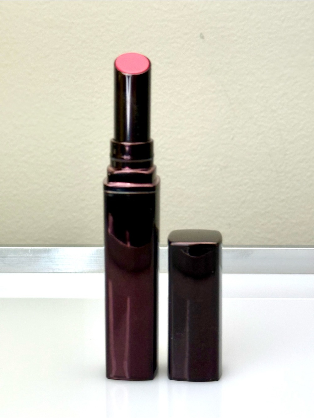Laura Mercier Rouge Nouveau Weightless Lip Colour - Shy Sheer - Picture 3 of 12